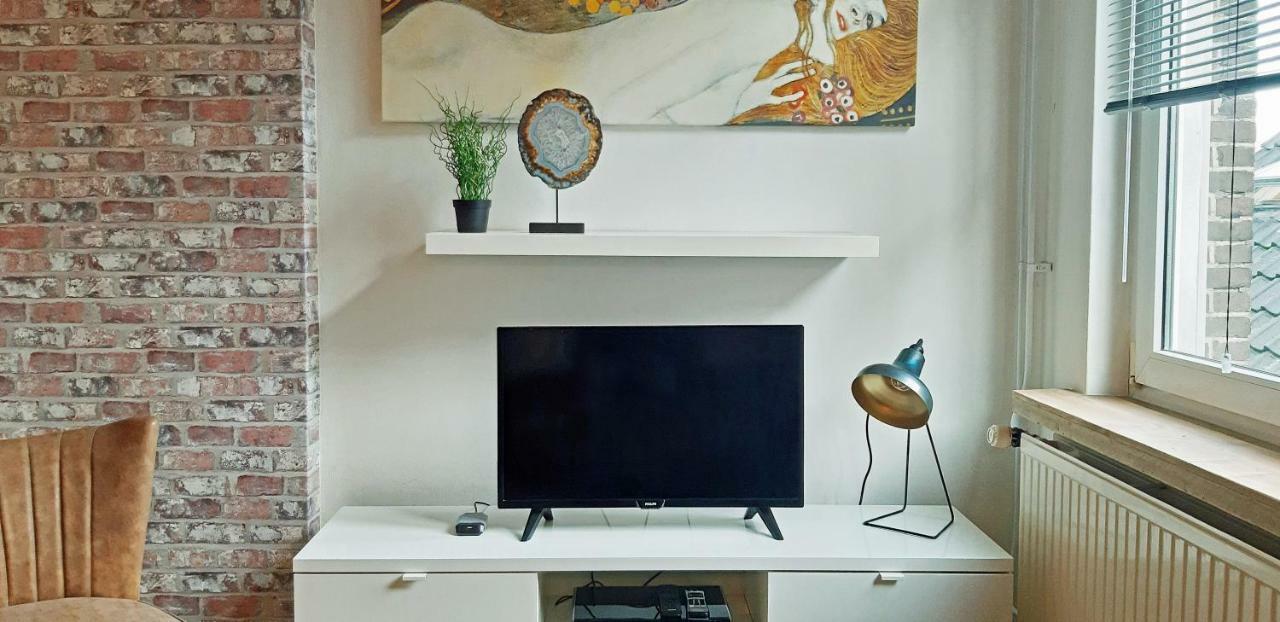 Historic City Centre Apartment 登博斯 外观 照片